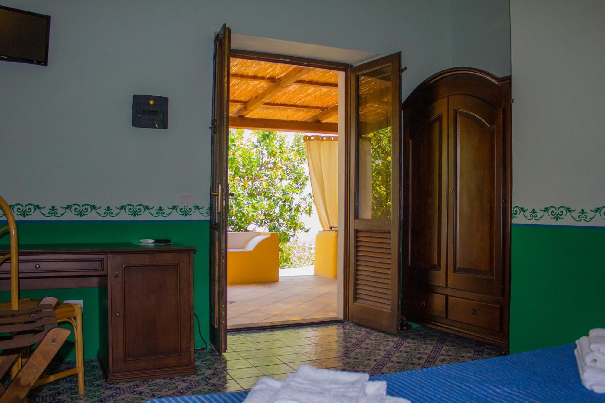 Hotel Arcangelo - Salina Санта-Марина-Салина Экстерьер фото